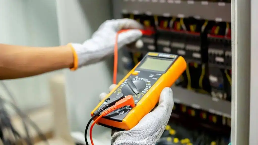 Commercial electrician Birmingham